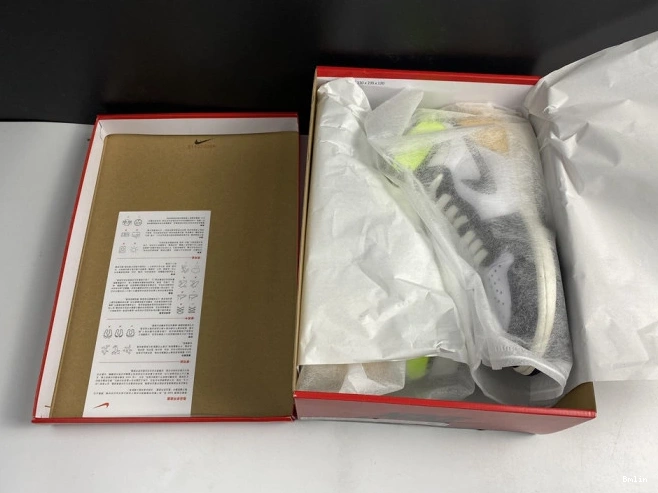 Bmlin AIR 555088-118 RETRO GOLD' 1 HIGH JORDAN 'VOLT OG 0701